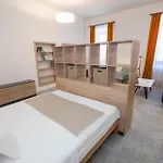 Daire Alure Residences 10 - 24h Self Check-in & Private Parking Next To The Building Included, Center Right On Snp Square In A Quiet Passage, New Building, In Town