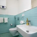 Alure Residences 10 - 24h Self Check-in & Private Parking Next To The Building Included, Center Right On Snp Square In A Quiet Passage, New Building, In Town Lejlighed