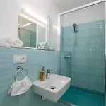 Alure Residences 10 - 24h Self Check-in & Private Parking Next To The Building Included, Center Right On Snp Square In A Quiet Passage, New Building, In Town *