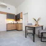 Alure Residences 10 - 24h Self Check-in & Private Parking Next To The Building Included, Center Right On Snp Square In A Quiet Passage, New Building, In Town