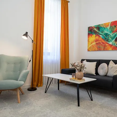 Apartment Alure Residences 10 - 24h Self Check-in & Private Parking Next To The Building Included, Center Right On Snp Square In A Quiet Passage, New Building, In Town