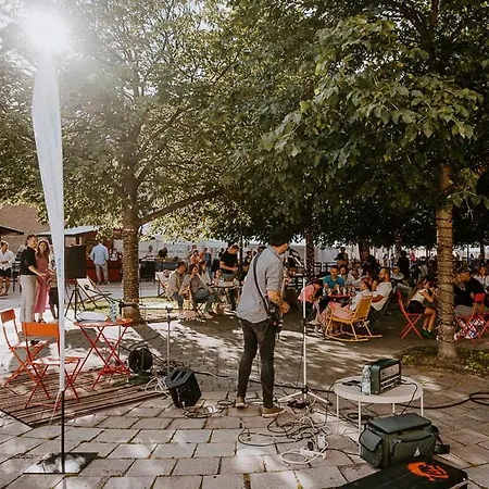 Alure Residences 10 - 24h Self Check-in & Private Parking Next To The Building Included, Center Right On Snp Square In A Quiet Passage, New Building, In Town Μπάνσκα Μπίστριτσα