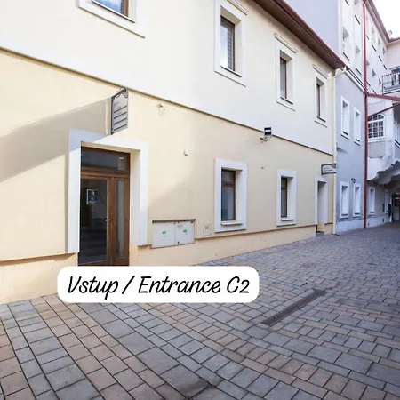 Alure Residences 10 - 24h Self Check-in & Private Parking Next To The Building Included, Center Right On Snp Square In A Quiet Passage, New Building, In Town